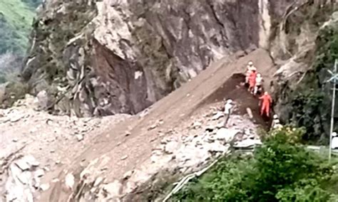 10 Killed 25 Feared Trapped In Massive Himachal Landslide