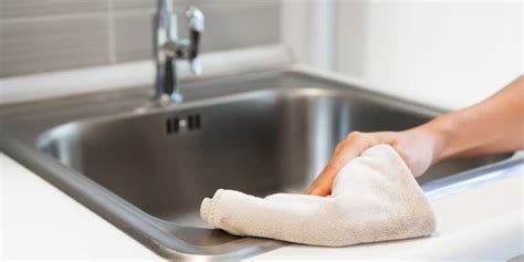 how to clean a kitchen sink and drain