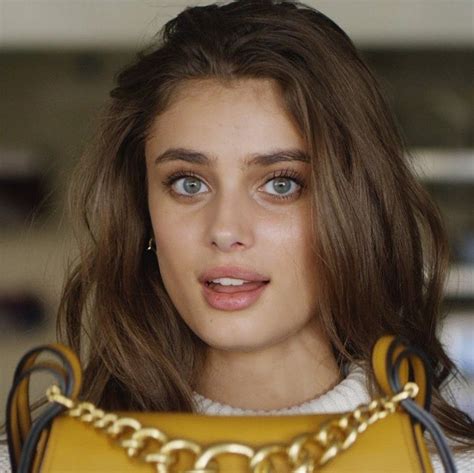 Taylor Hill In The Bag British Vogue Taylor Hill Taylor Hill Style Hairstyle