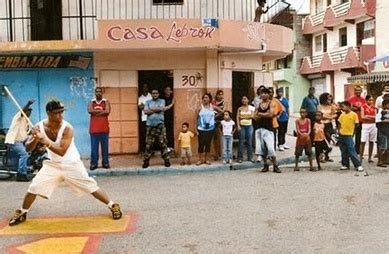 Publicado por mediaciones e infancia en 17:28 no hay comentarios: SERGIO SANTANA EN REPUBLICA DOMINICANA: LA VITILLA UN FAMOSO JUEGO DOMINICANO