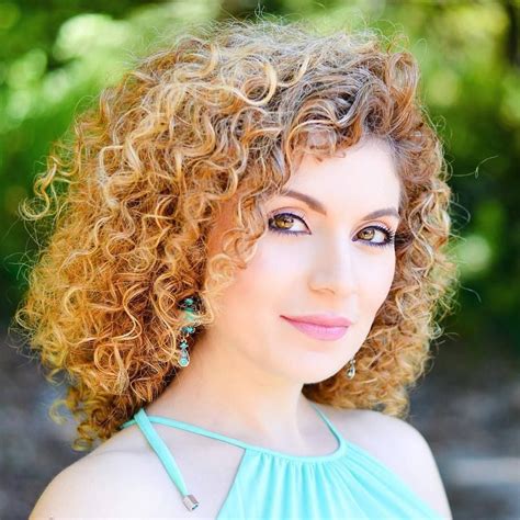 Nice 25 Amazing Ways To Style Naturally Curly Hair Steal The Show In