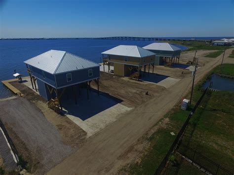 Bobby lynn's marina & rv park is the only marina to offer waterfront lodging, rv camping, boat storage, houseboat slips, boat hoists & charter fishing too. The Pointe, Grand Isle, LA Waterfront with boat access ...