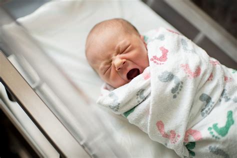 How To Stage Great Newborn Hospital Photographs Nrp