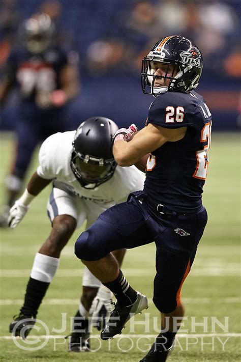 Utah State Aggies At Utsa Roadrunners Football Jeff Huehn Photography