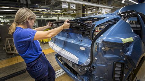 Volvo Cars Lance La Production Du C40 Recharge à Gand En Belgique