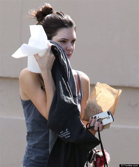Kendall Jenner Without Makeup Reality Star Steps Out With A Fresh Face