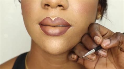 How To Sculpt Lips Like A Pro Youtube