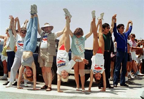 hands across america in 1986 raised money for the homeless and hungry