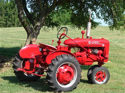 International Harvester Farmall B General Purpose Tractor 1940 With