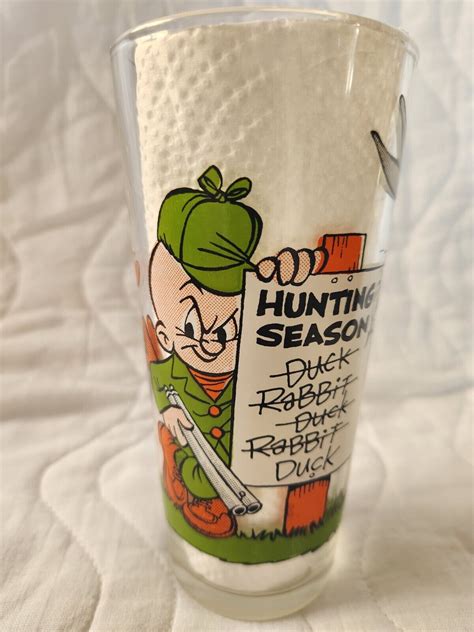 Vintage 1976 Pepsi Looney Tunes Hunting Season Elmer Fudd Bugs Bunny