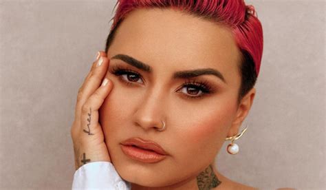 Demi Lovato Bio Age Height Wiki Models Biography