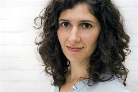 Nava ebrahimi ist 1978 in teheran geboren und in köln aufgewachsen, wo sie auch journalismus und volkswirtschaftslehre. Lesung mit Nava Ebrahimi | Where Art You From?