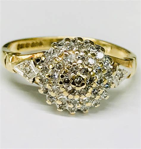 Stunning Sparkling Vintage 9ct Yellow Gold Diamond Cluster Ring With 0