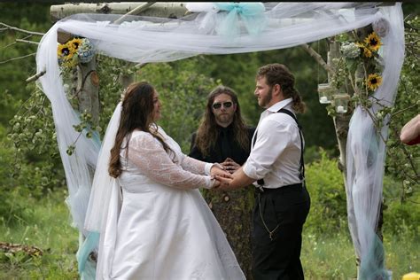 Alaskan Bush Peoples Gabe Brown And Wife Raquell Welcome ‘healthy