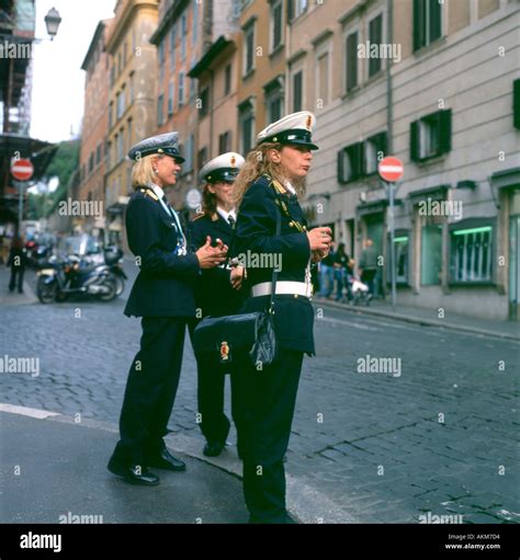 Police Woman Policewoman Italy Hi Res Stock Photography And Images Alamy