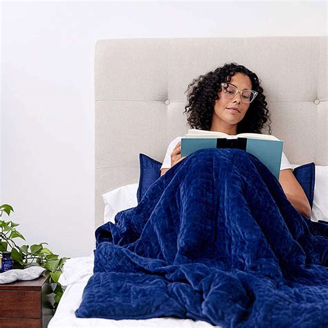 The 7 Best Weighted Blankets Of 2020 To Help You Calm Down According To Sleep Pros Eatingwell