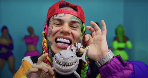 Recently Released From Prison Rapper 6ix9ine Is Already Boasting On