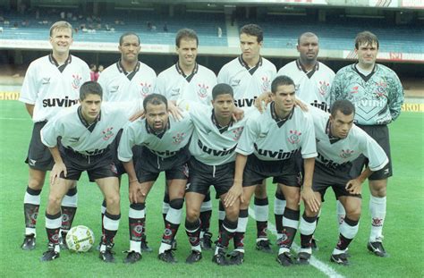 Santiago silva sans club depuis 1 janv. Relembre: 5 centroavantes que decepcionaram com a camisa ...