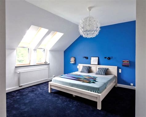 Wir zeigen dir jede menge ideen, wie du deine dachschrägen gestalten kannst. Zimmer Mit Dachschr\u00e4ge Gestalten Tapete Schlafzimmer ...