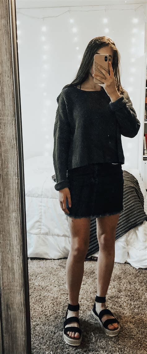 ℙ𝕚𝕟𝕥𝕖𝕣𝕖𝕤𝕥 𝙰𝚞𝚍𝚛𝚎𝚢 Outfits American Eagle Skirt What To Wear Tomorrow