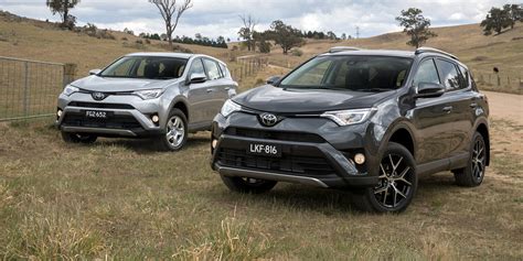 2018 Toyota Rav4 Pricing And Specs Photos 1 Of 9