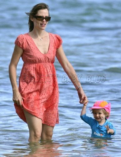 Violet Affleck And Isabella Damons Hawaiian Beach Playdate Day Two