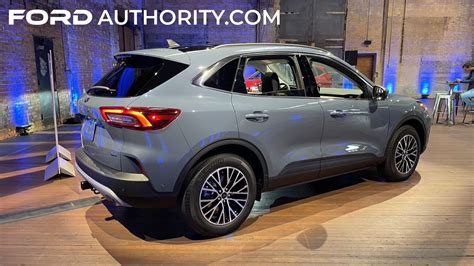 Vapor Blue Metallic Ford Escape 2023