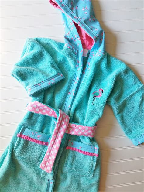 Along with hooded towels, children love personalized towels. Personalized-Girls-Bath-Robes-Bathrobes-Pink-Flamingo ...