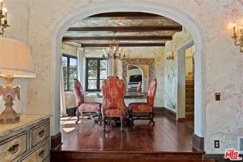 Gerard Butlers Spanish Style La Home Available For 175kmonth