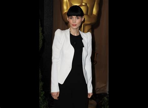 Rooney Mara Wears A Color Praise The Fashion Gods Photos Huffpost Life