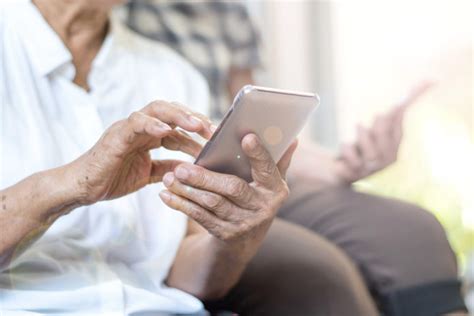 Seniors Can Keep Connected Through Smart Phones Bundaberg Now