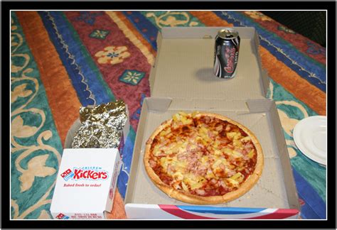 Small pizzas average between 8 and 10 inches in diameter and will yield about six slices. Thoughts on Australia | Postcard Valet