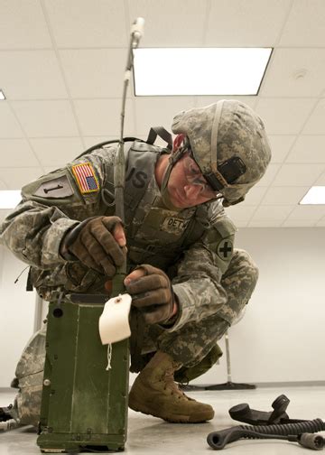 Illinois Soldiers Compete In Best Warrior Competition