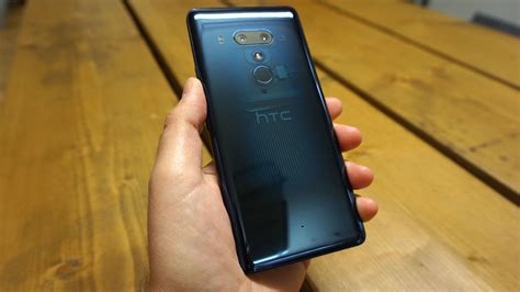 But there's no arguing that the device the most striking design feature of the htc u11 plus is perhaps the translucent color option, that lets you literally see through the gorilla glass back. HTC U12 Plus vs HTC U11: What's the Difference? - Tech Advisor