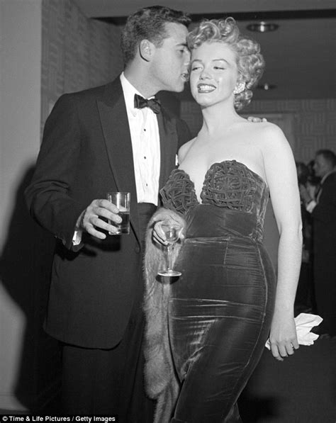 Marilyn Monroe Photos From 1952 Golden Globes Show Men Swooning Daily
