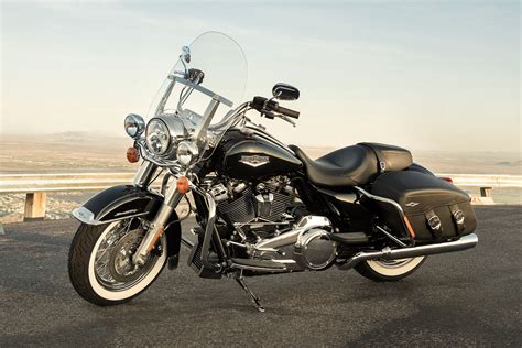 Harley Davidson Road King Classic Moto Touring Andar En Moto