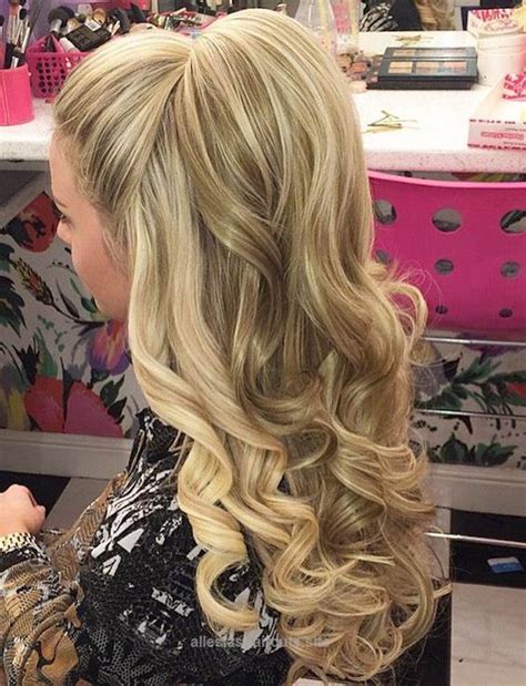 12 Curly Homecoming Hairstyles You Can Show Off Haircuts And Hairstyles 2018 Down