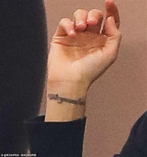 Lara Bingle Flashes What Appears To Be A New Wrist Tattoo Daily Mail