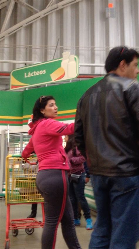 Señora Usando Pants Se Le Marca El Calzon Mujeres Bellas En La Calle