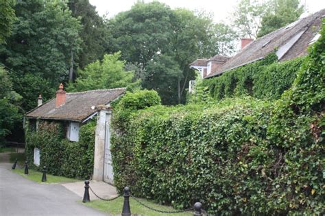 Atteint d'un double cancer, bernard tapie s'est confié sur l'évolution de sa maladie. Malgré son cancer, Bernard Tapie n'hésite pas à rejoindre sa maison de Seine-et-Marne à vélo ...