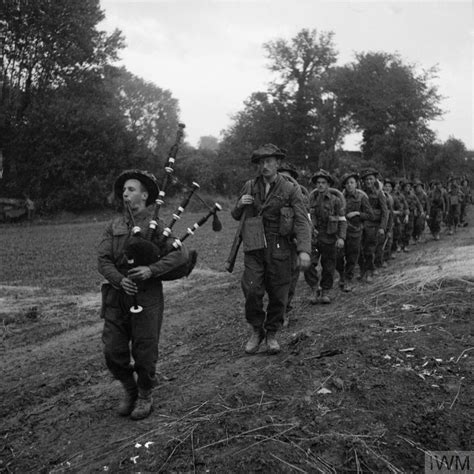 The British Army In Normandy 1944 B 5988
