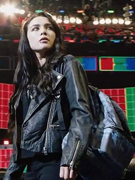 Of all the words to use to describe pugh's performance in fighting with my family, you want to go with chunky? Fighting With My Family Florence Pugh Jacket - Bay Perfect