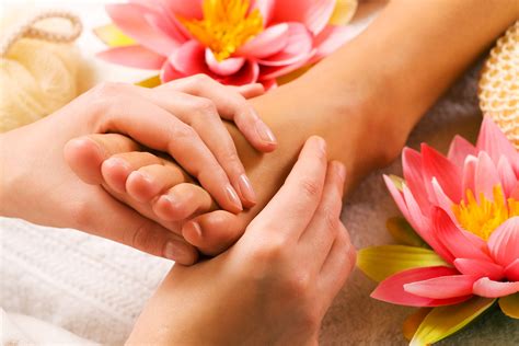 Loosen Up With These Amazing Foot Massages In Bangalore