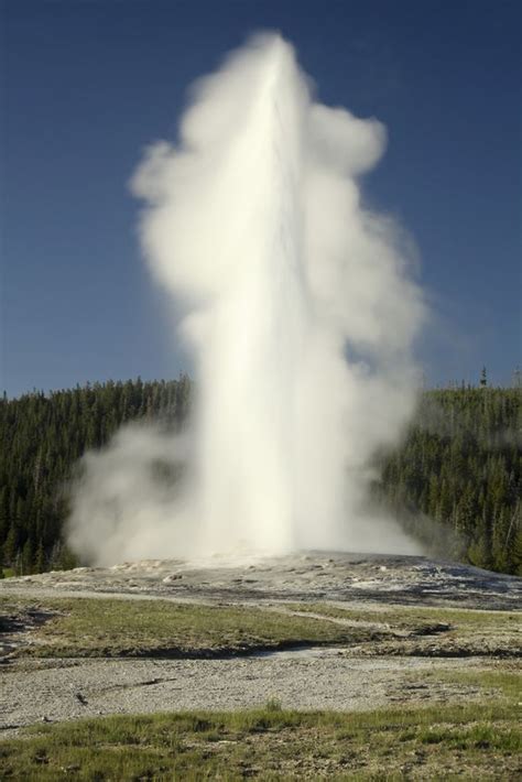 Old Faithful Yellowstone National Park Favorite Places Pinterest