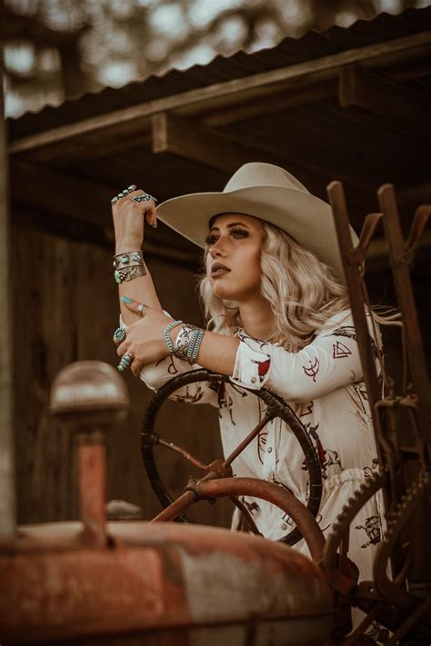 western photoshoot western photoshoot senior photo outfits cowgirl photography