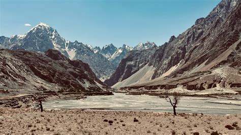 Khunjerab Pass How To Cross Pakistan China Border Flyvour