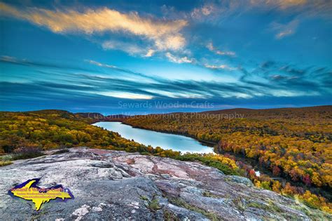 Lake Of The Clouds Porcupine Mountains Autunm 0110 Sewards Wood N