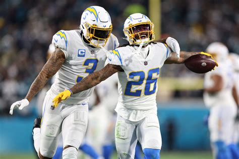 Chargers Training Camp Dispatch Aug 4 5th Defense Edition Defense Keeps Herbert Honest