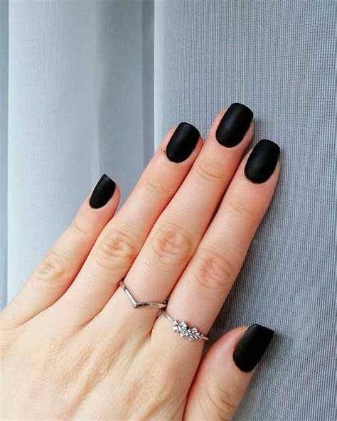 The Cutest Short Black Nails That Will Suit All Tastes