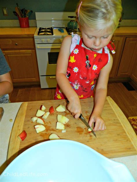 Well, here's an easy way to make healthy apple pie filling that's ideal for recipes like apple pie, apple crumble, and even as a topping for ice cream! Easy Apple Pie with Kids - Child Led Life